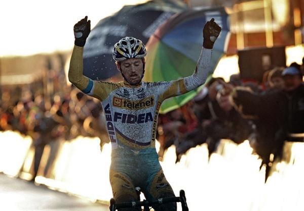 Kevin Pauwels (Telenet - Fidea Cycling Team) soloed to victory in the Zolder round of the World Cup.