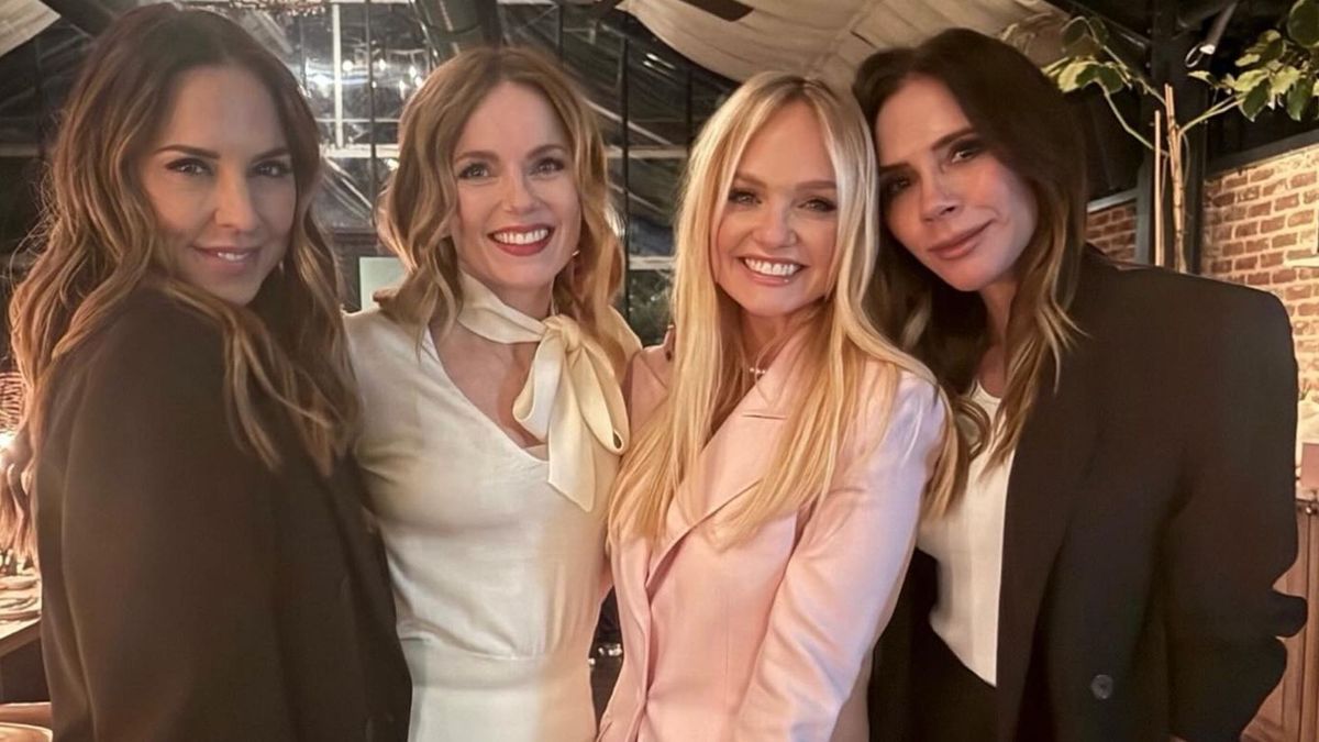 Victoria Beckham Just Swapped Black For the Non-Boring Neutral That’s Even More Elegant