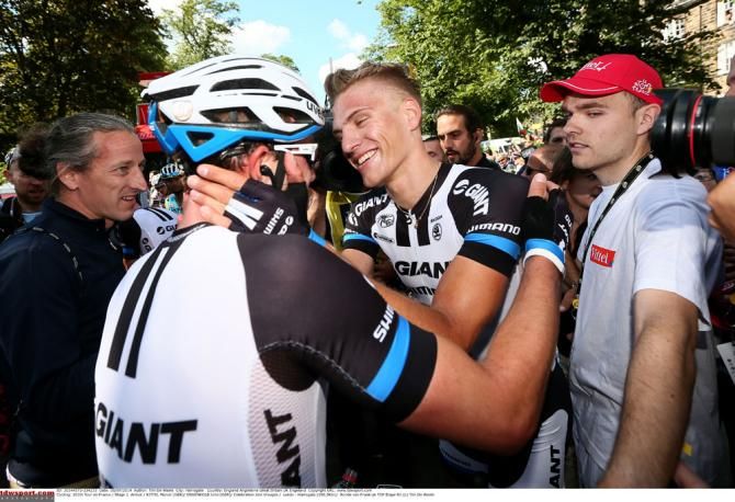 Marcel Kittel thanks his teammates after winning the opening stage