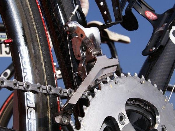 Like the current version, pivots are widely spaced for rigidity.
