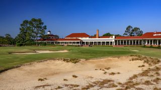 The 18th green and clubhouse at Pinehurst No.2