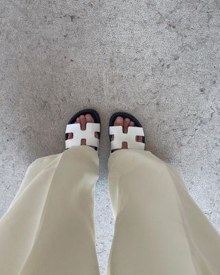 Gambar sandal Hermes