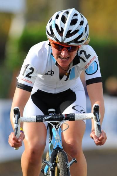 Amy Dombroski (Crankbrothers) cracked the top-10 with a 9th place finish.