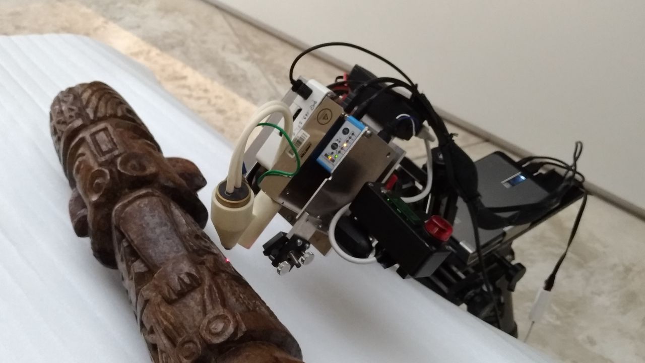 The X-ray fluorescence analysis revealed that the idol had once been painted with red, yellow and white pigments.