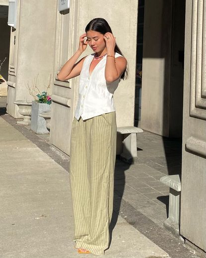 When It's Too Hot for Jeans Stylish Women Turn to Stripe Linen Trousers ...
