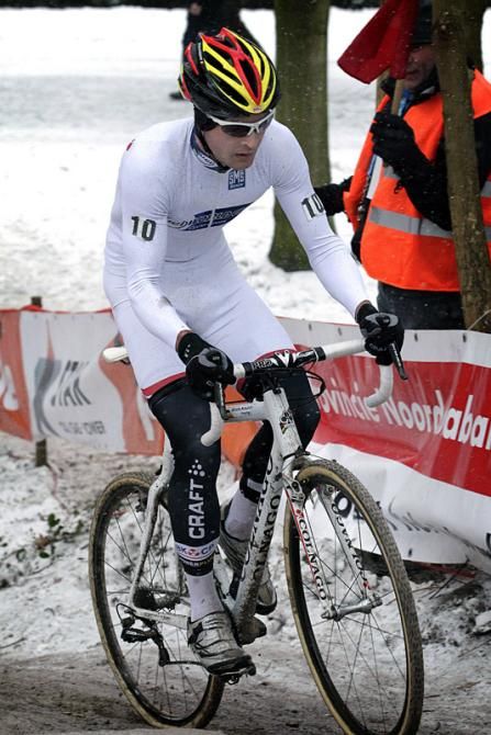 U23 men's World Cup leader Wietse Bosmans (Belgium) rides alone in the lead in the final round.