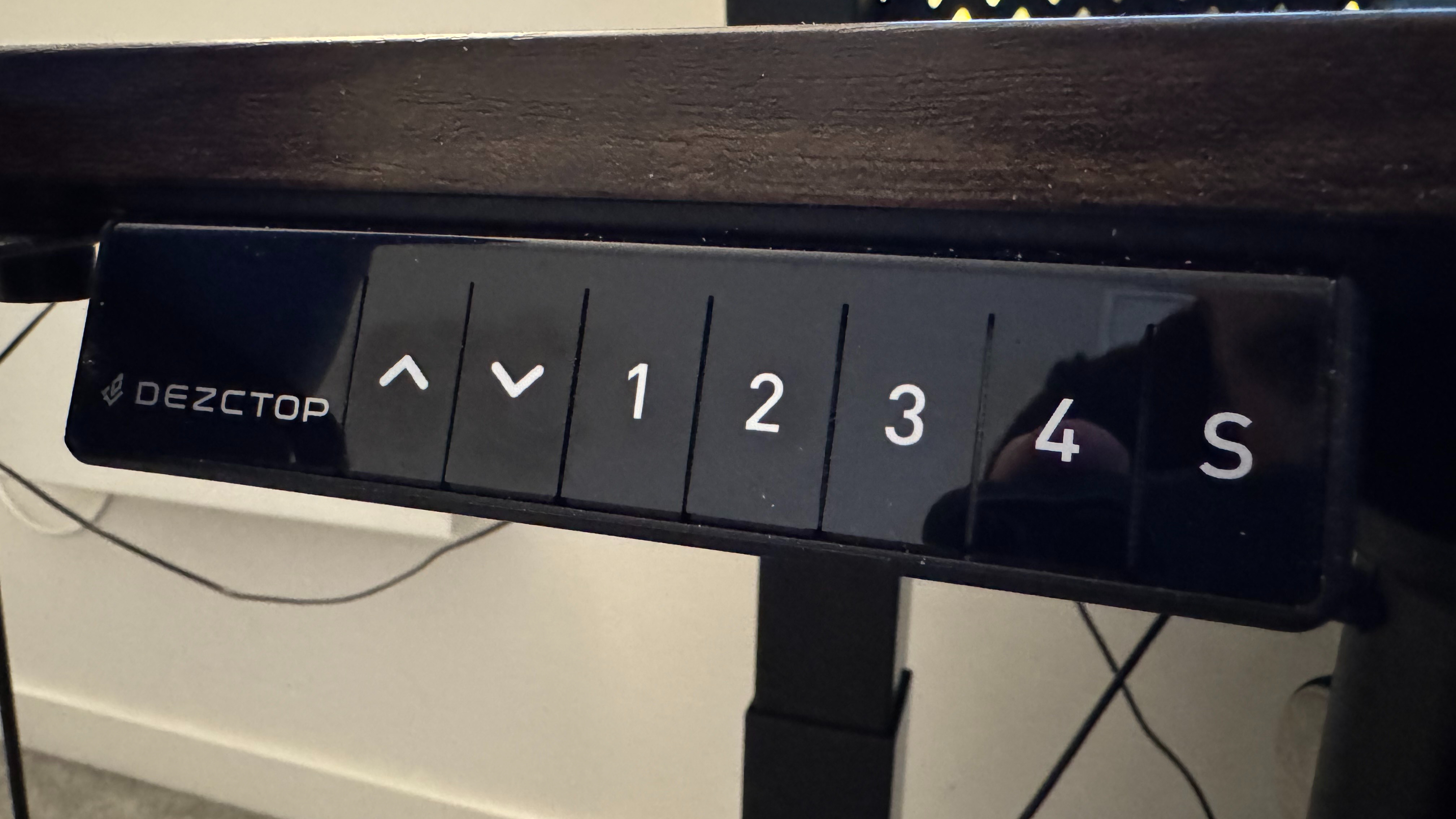 Control panel for Dezctop Bifrost Elite 160 standing desk.