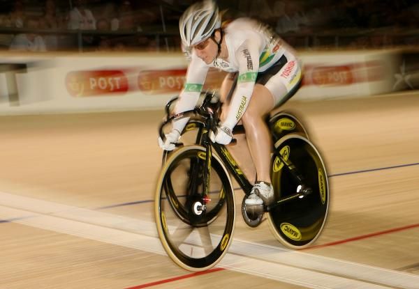 Anna Meares (Australia) on top form in the women's sprint competition.
