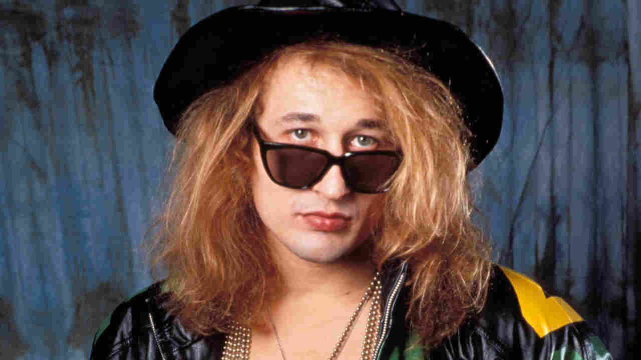 Enuff Z&amp;rsquo;Nuff&amp;rsquo;s Chip Z&amp;rsquo;Nuff posing for a photograph in the early 1990s