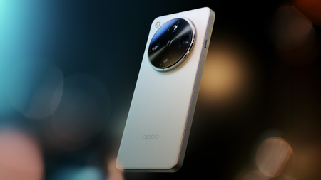 Oppo Find X8 Ultra in white