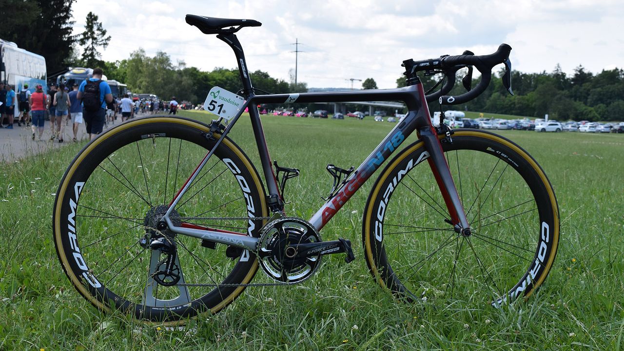 Jakob Fuglsang's custom Argon 18 Gallium Pro 'Tricolor ParticulR'