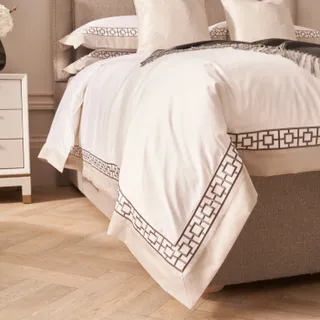 Geometric white and grey bedding