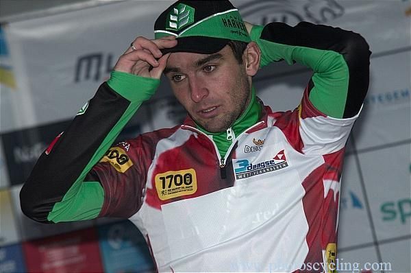 Baptiste Planckaert (Landbouwkrediet - Euphony) on the podium for winning the sprint classification.