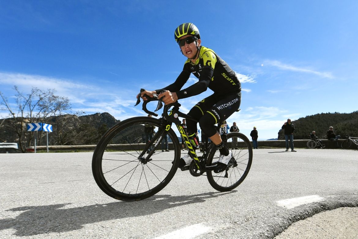 Esteban Chaves (Mitchelton-Scott) on the attack