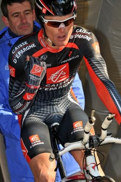 Luis-Leon Sanchez (Caisse d'Epargne) about to start