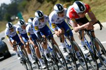 Go behind the scenes with Deceuninck-QuickStep at the Tour Colombia 2.1 – Video