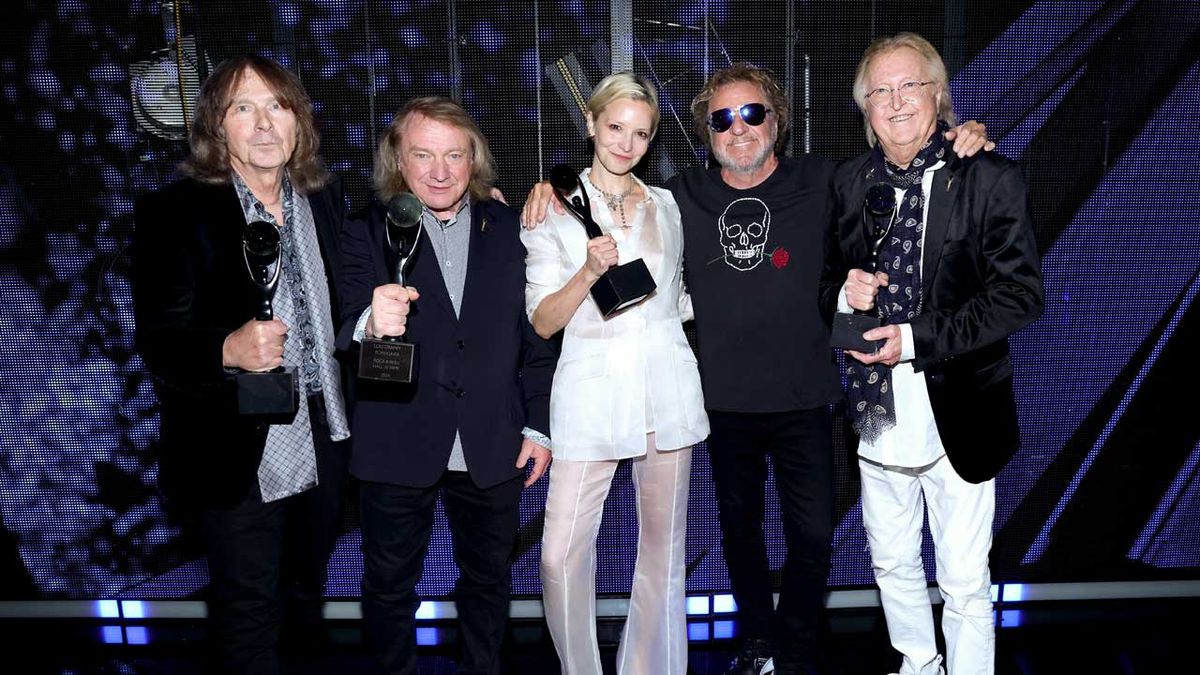 Sammy Hagar with original Foreigner members Al Greenwood, Lou Gramm and Rick Wills, and Mick Jones&#039; daughter Annabelle Dexter-Jones