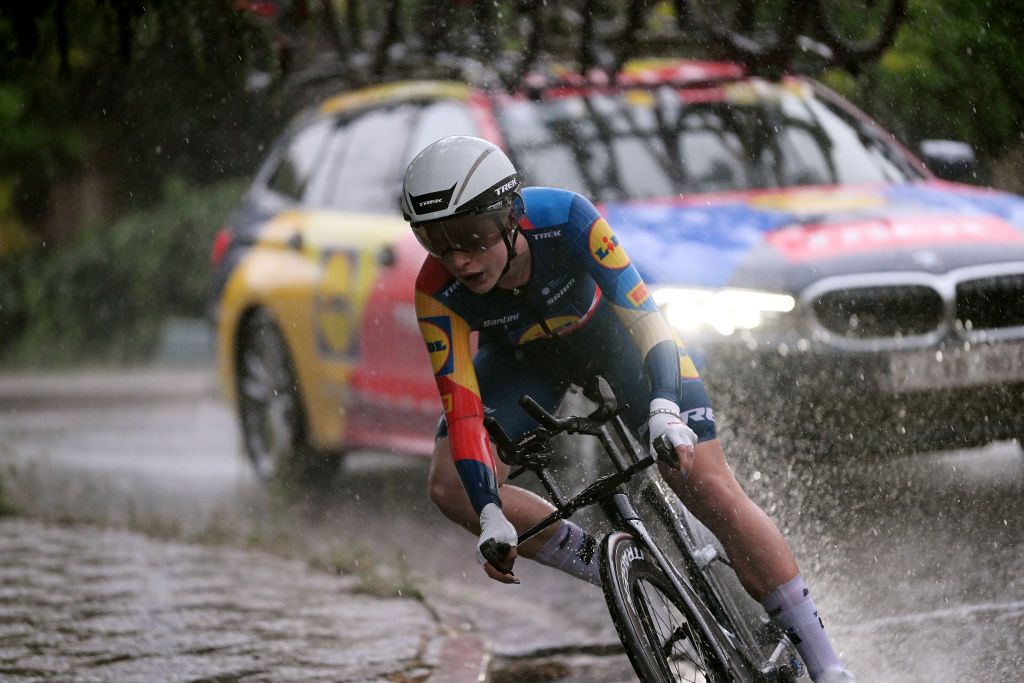 CHIANCIANO ITALY JUNE 30 Elynor Backstedt of The United Kingdom and Team Lidl Trek sprints during the 34th Giro dItalia Donne 2023 Stage 1 a 44km individual time trial from Chianciano to Chianciano on June 30 2023 in Chianciano Italy Photo by Dario BelingheriGetty Images