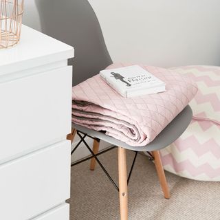 pink and grey color for bedroom makeover