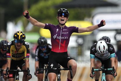 Demi Vollering wins the 2021 editon of La Course by Le Tour de France, on June 26th.