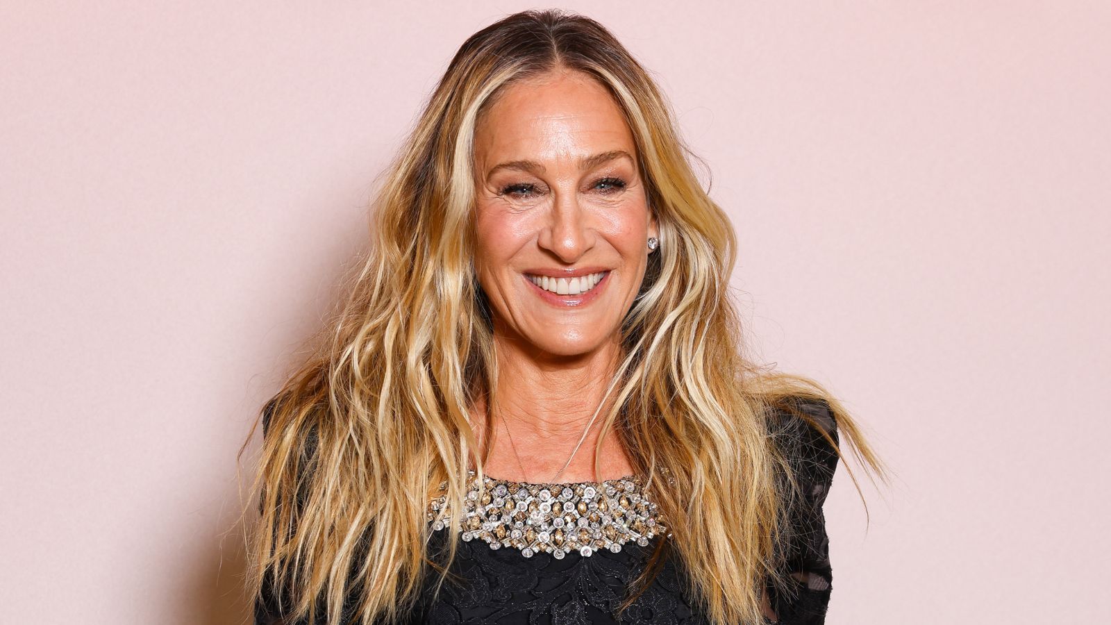Sarah Jessica Parker’s Pleated IKEA Lamp Is Replacing Expensive Sculptural Decor...