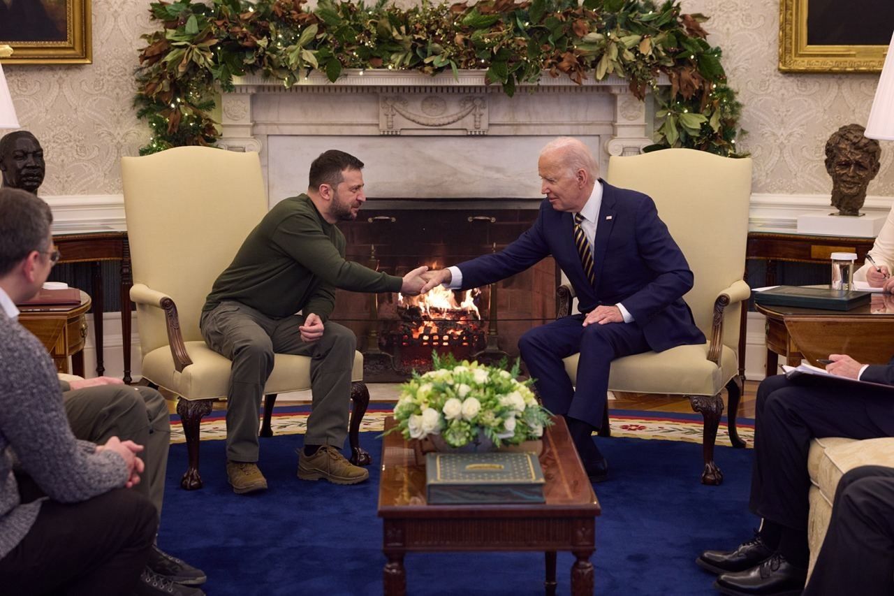 Zelensky meets Biden