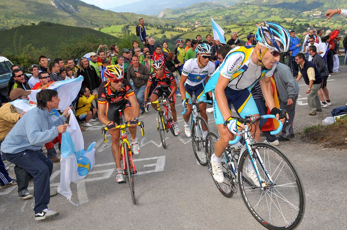 Cycling : Tour of Spain / Stage 13
LEIPHEIMER Levi (USA) / Alejandro VALVERDE (Esp) / CONTADOR Alberto (ESP) White Jersey / RODRIGUEZ OLIVER Joaquin (ESP) / Alto de l'Angliru /
San Vicente de la Barquera - Alto L'Angliru (209,5 Km) /
Vuelta d'Espagna / Ronde van Spanje / Etape Rit / (c)Tim de Waele