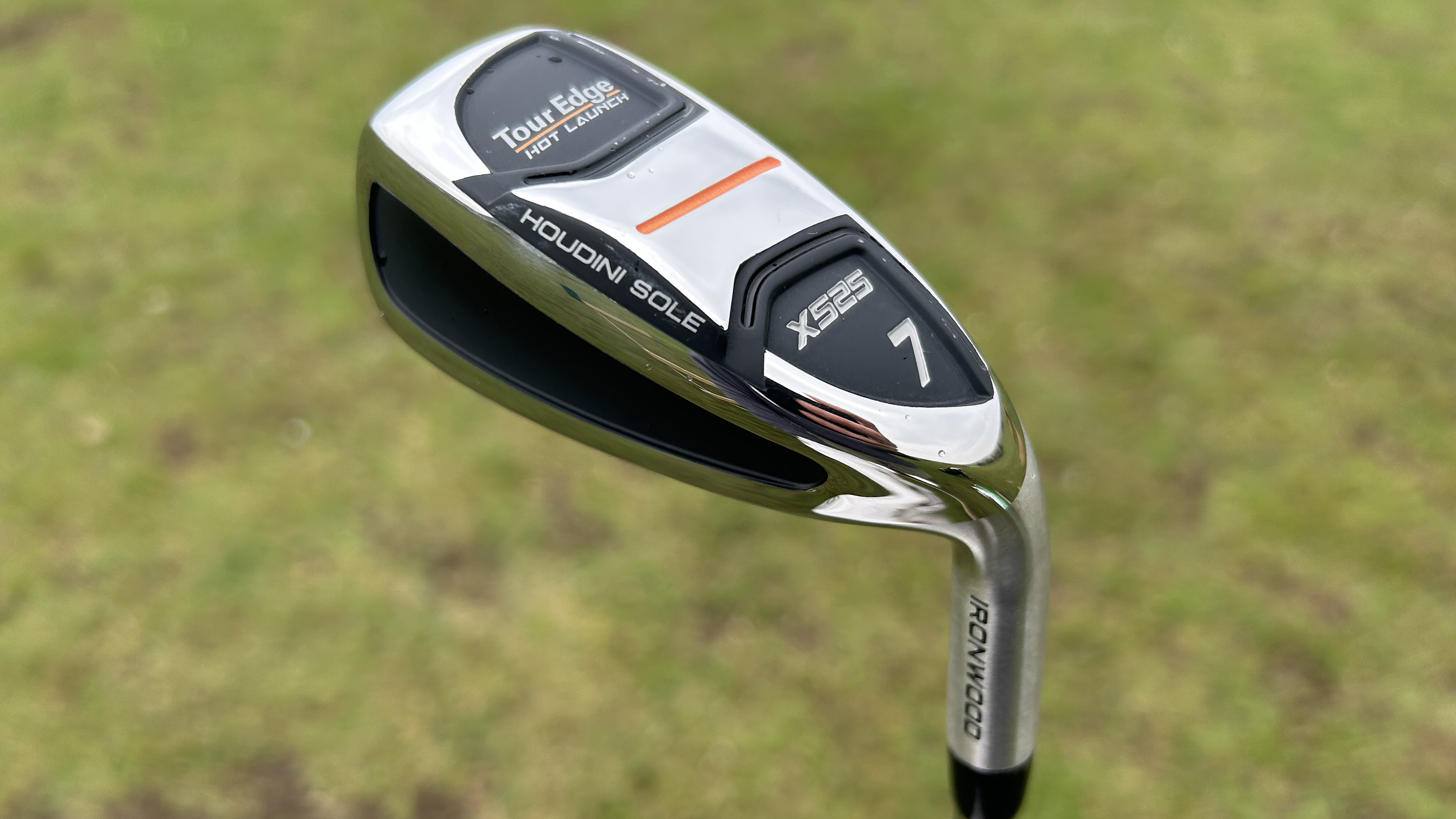 Photo of the Tour Edge Hot Launch X525 Ironwoods