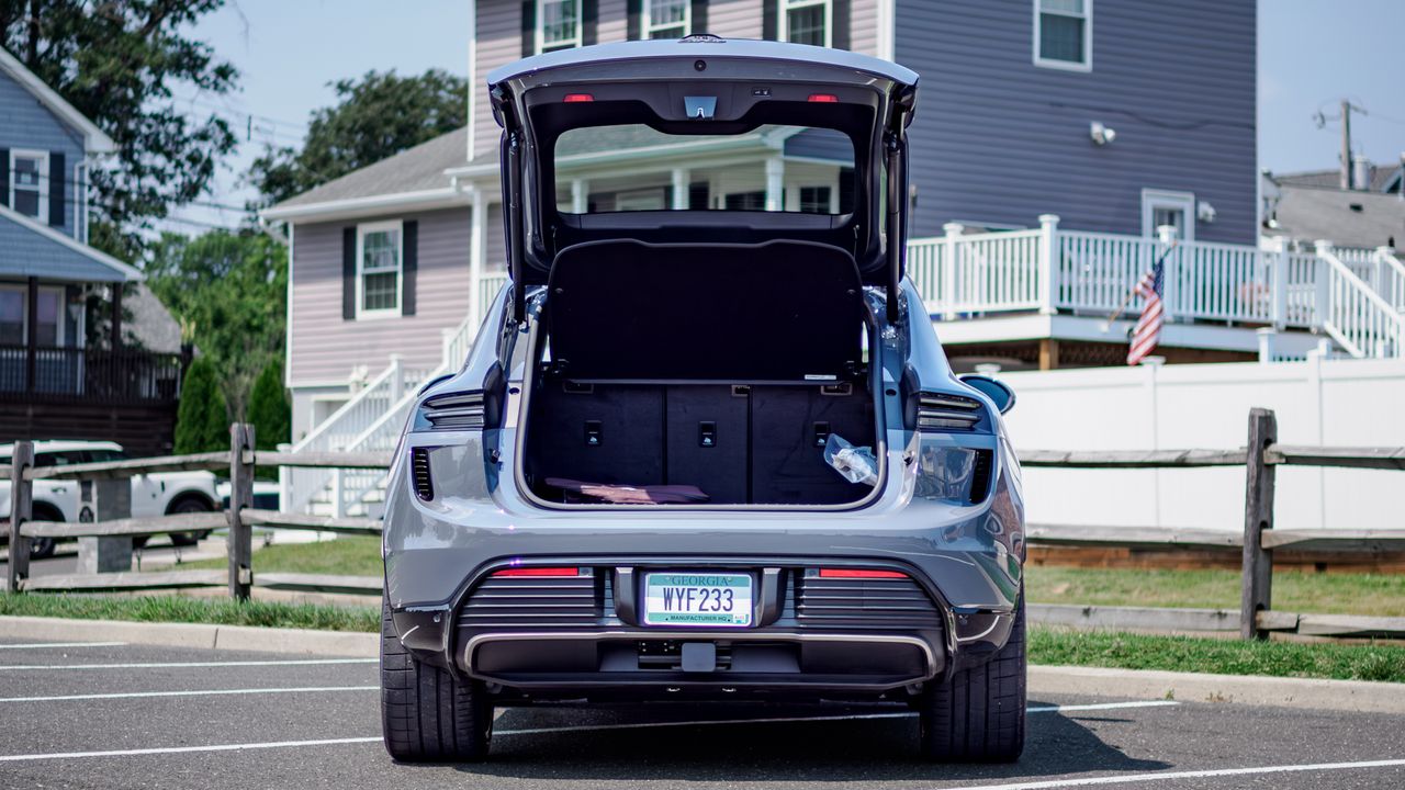 2026 Porsche Macan review.