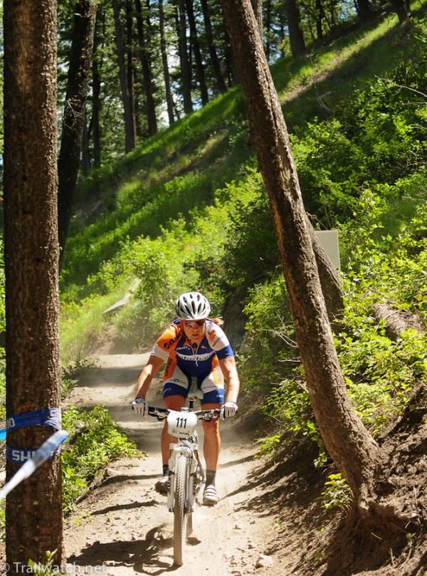 Katie Compton (Giant Rabobank) descending 12 seconds behind Gould