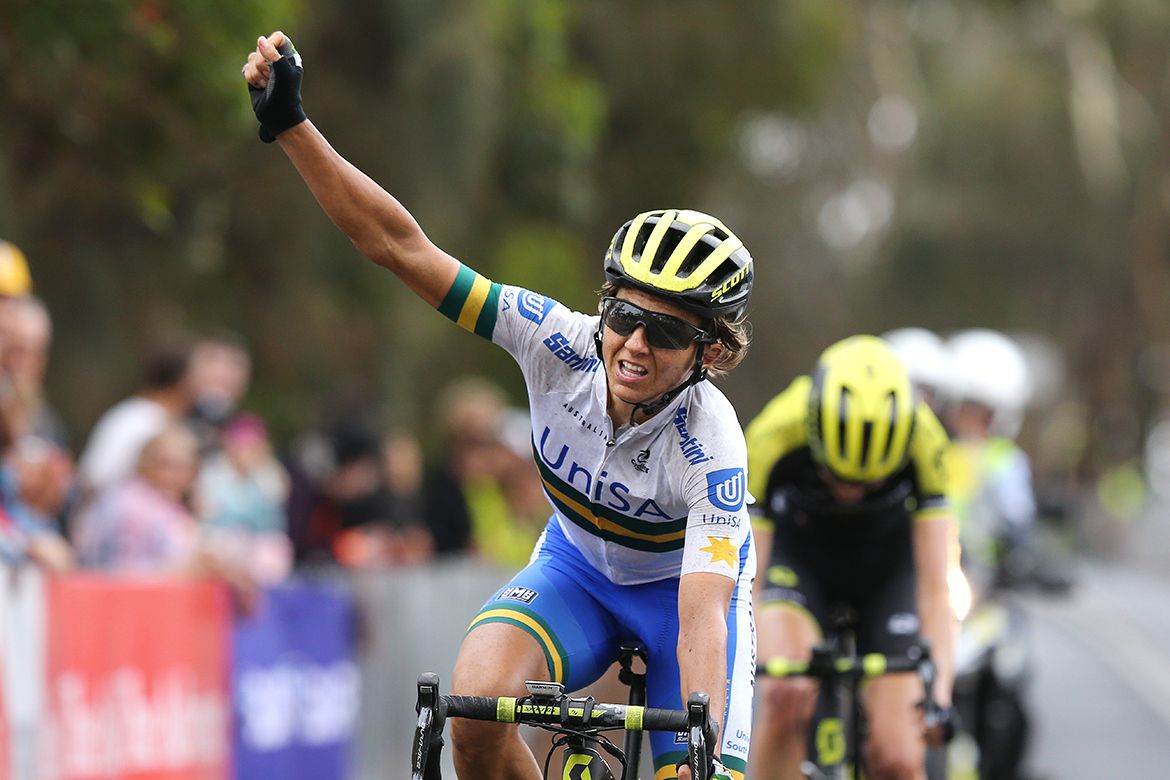 One arm victory salute from Katrin Garfoot (UniSA-Australia)