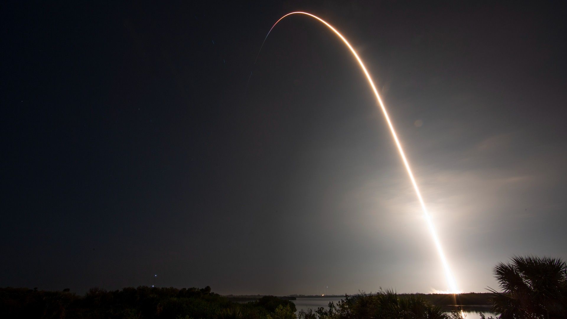 SpaceX Crew 6 liftoff lights the sky over Florida in stunning photos ...