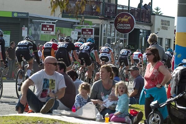 Fish'n'chips in Paynesville as the tour speeds by.