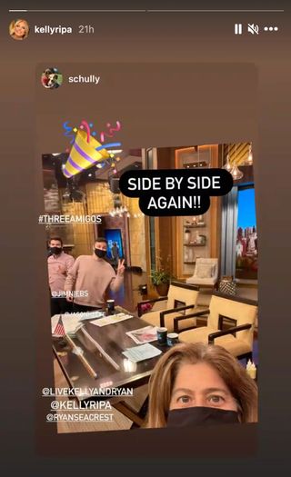 Kelly Ripa look at the chairs on set