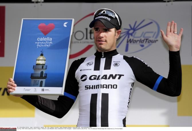 Luka Mezgec (Giant Shimano) with a momento