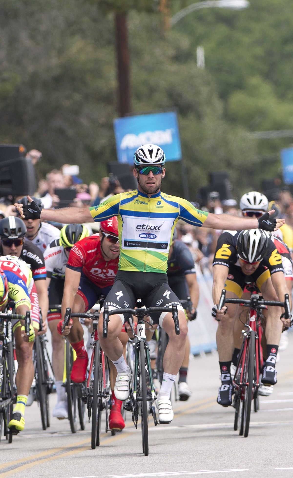 Mark Cavendish (Etixx-Quick Step) grabs win number number 4 for the race