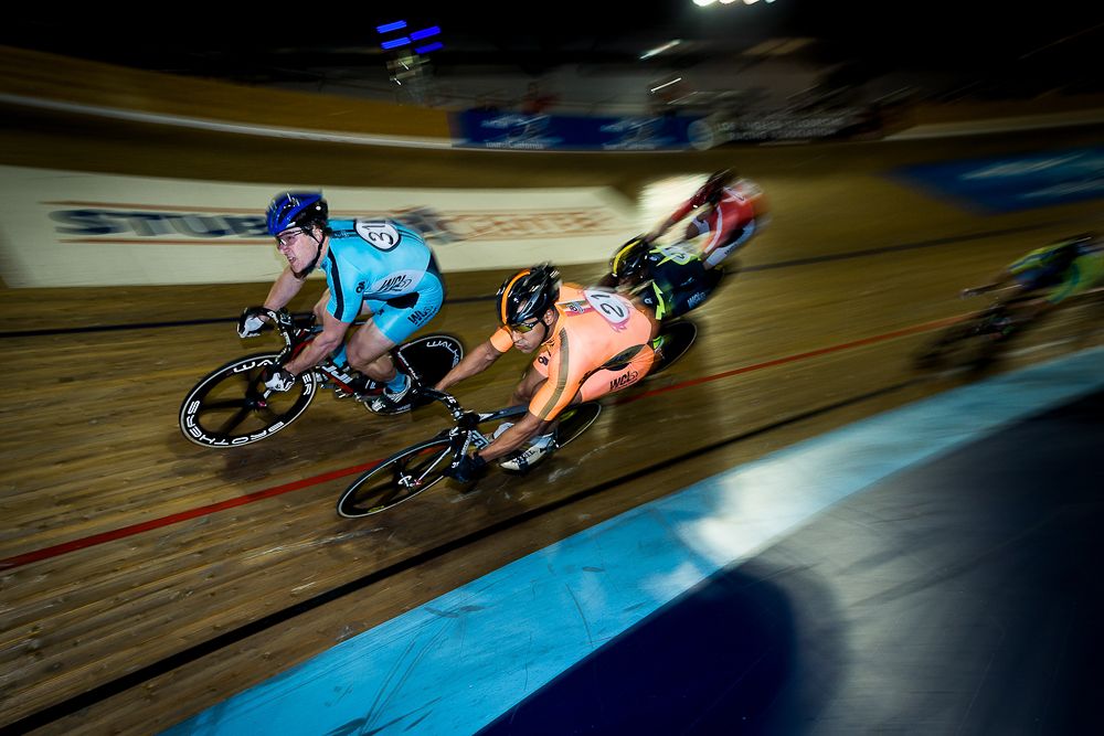 Matthew Rotherham and Giddeon Massie battle fro the lead
