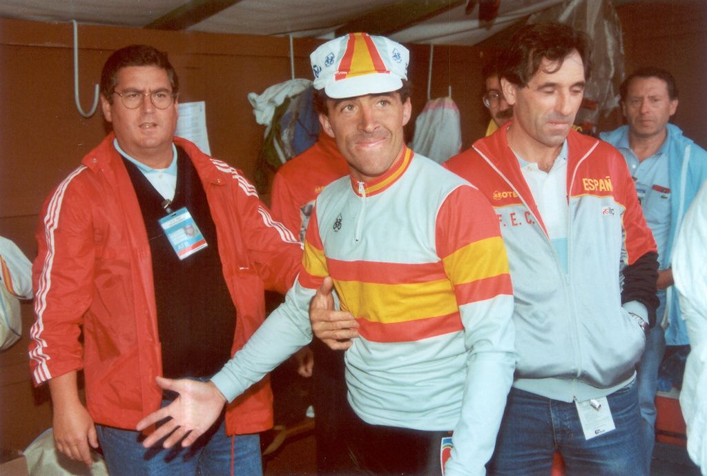 Pedro Delgado with Spain at the 1987 Worlds