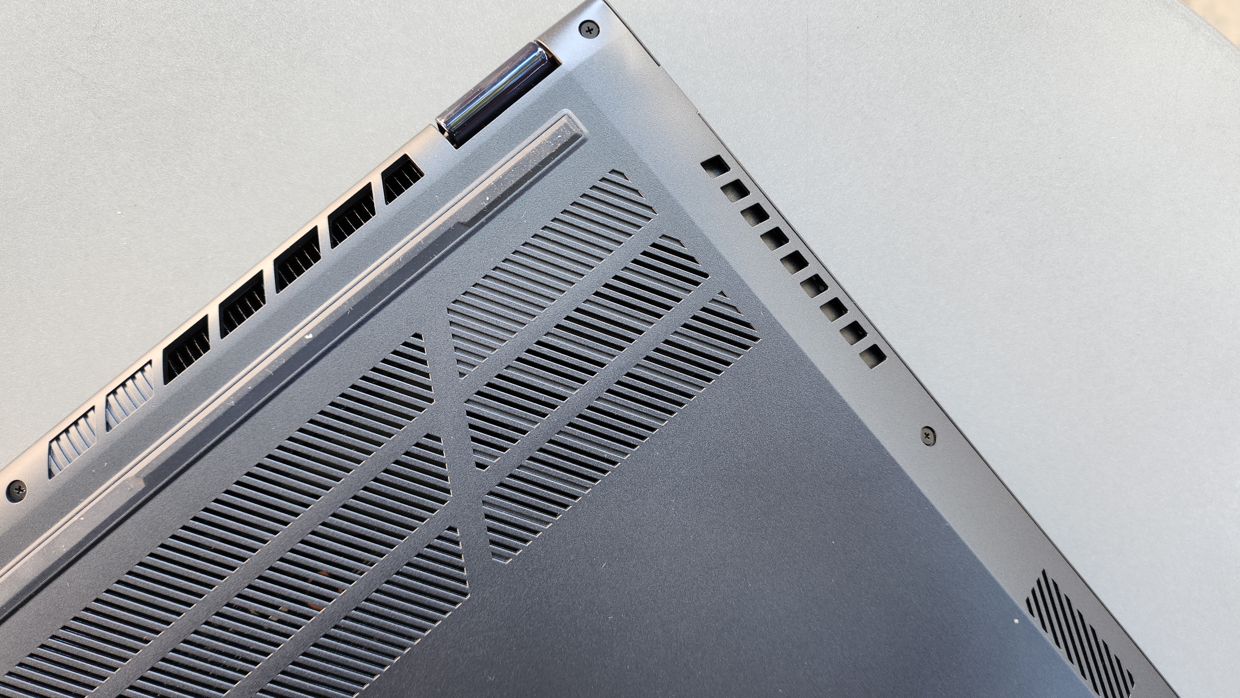 Asus Vivobook S 14 Flip vents