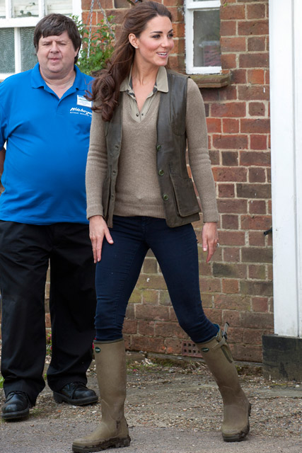 Kate Middleton wears £300 wellies charity camping trip | Claire UK