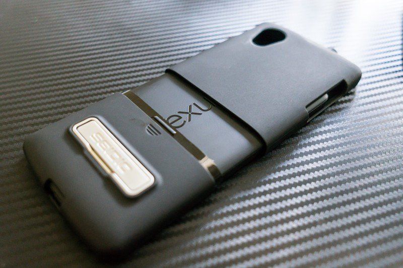 Seidio Convert with kickstand