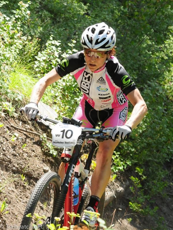 Nina Baum (NoTubes) riding in the top 10