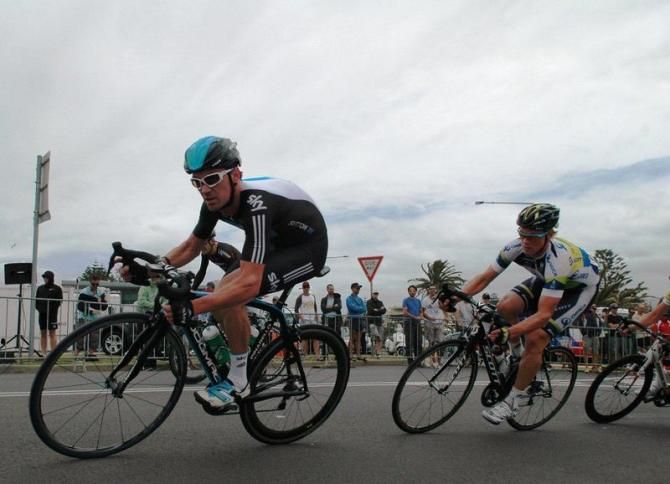 It was difficult for Sutton to organise a chase with so many Orica-GreenEdge riders in the race