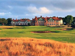 Best Golf Courses on Train Lines