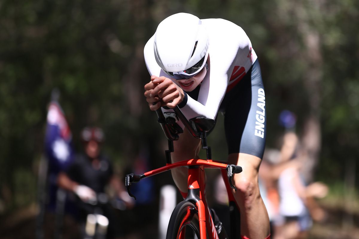 Harry Tanfield (England) riding to silver