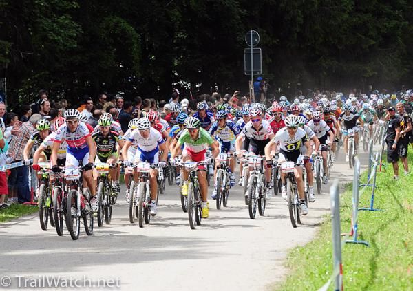 Elite men's start.