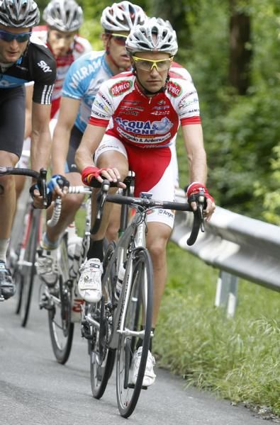 Stefano Garzelli (Acqua &amp; Sapone) lost nearly ten minutes