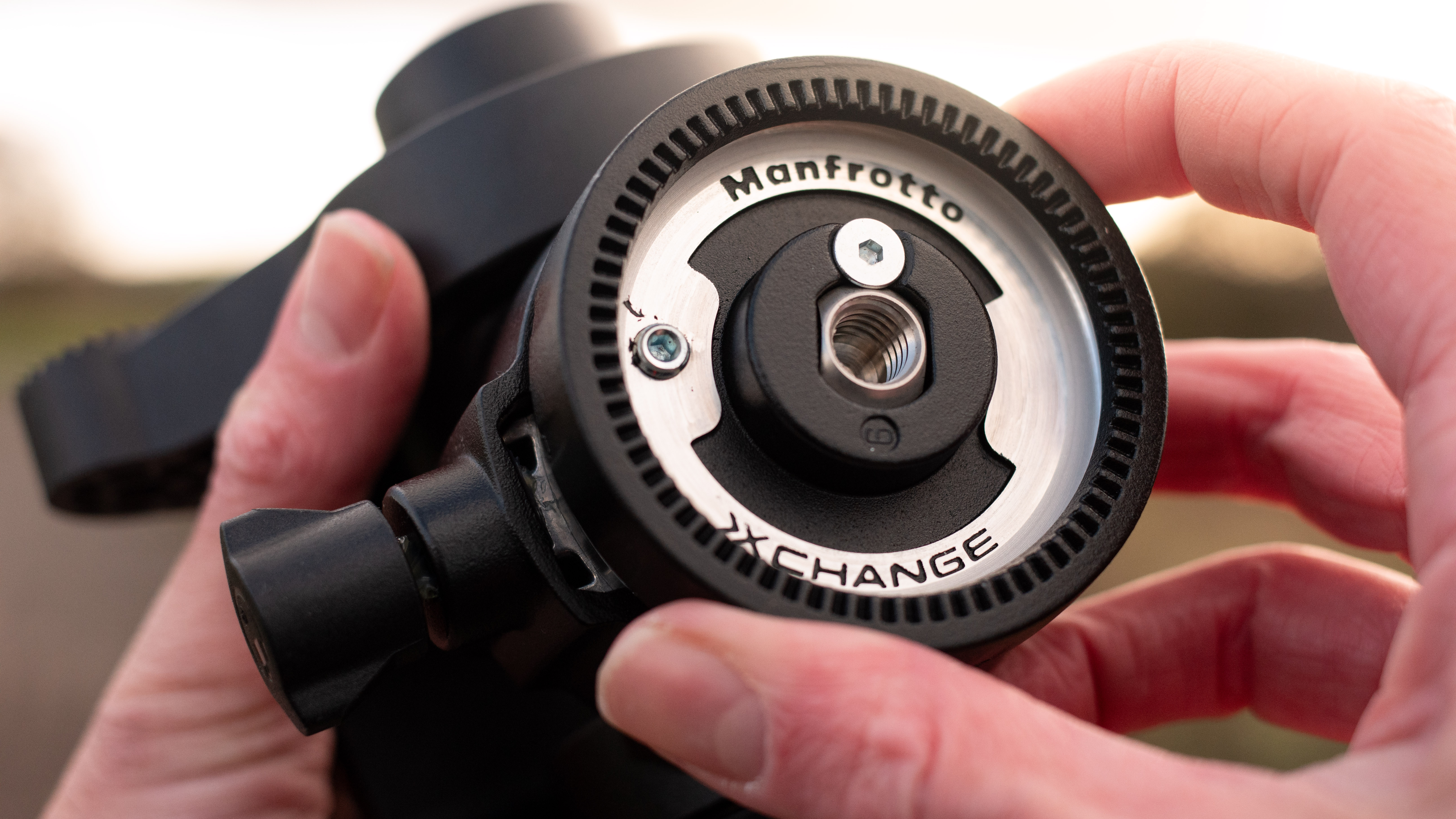 Гибридный штатив Manfrotto One снаружи