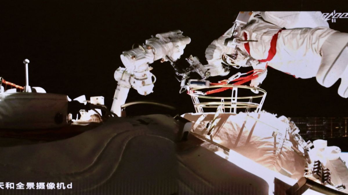 Chinese astronauts complete second spacewalk at new space station