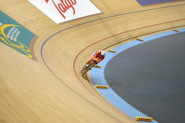 Willy Kanis (Netherlands) en route to 5th in the 500m time trial.